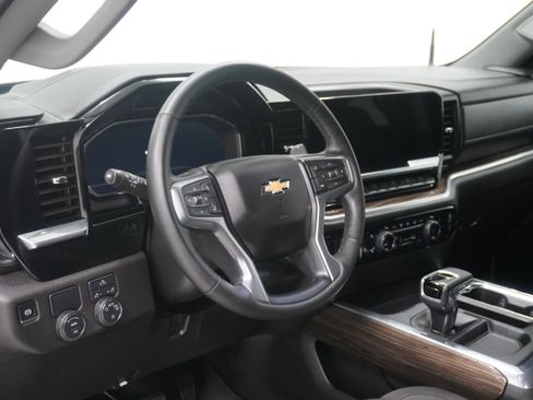 Used 2025 Chevrolet Silverado 1500 LT w/ Texas Edition Plus RWD image 10