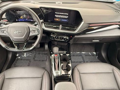 Used 2026 Chevrolet Trax RS FWD image 19