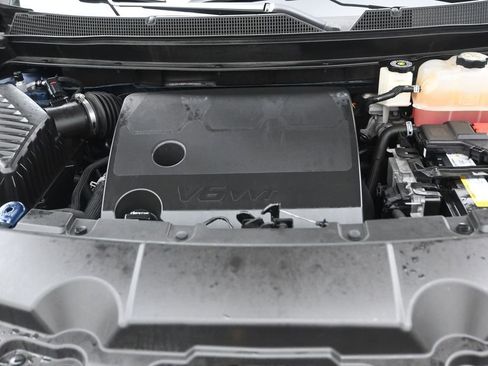Used 2023 Chevrolet Traverse LS FWD image 14