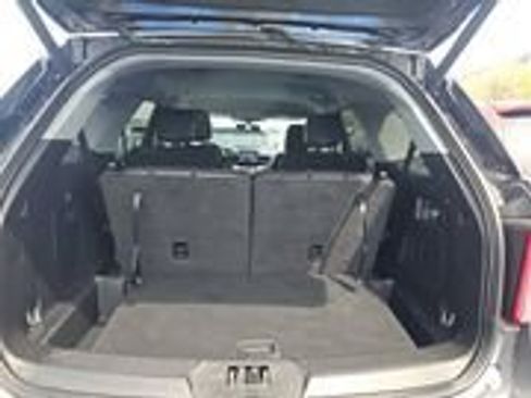 Used 2024 Ford Explorer XLT w/ Equipment Group 202A AWD/4WD image 5