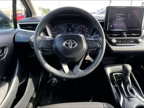 Used 2025 Toyota Corolla LE FWD image 10