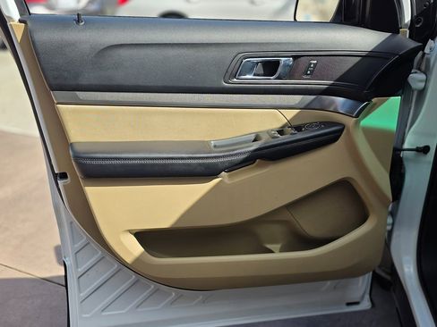 Used 2016 Ford Explorer FWD image 29