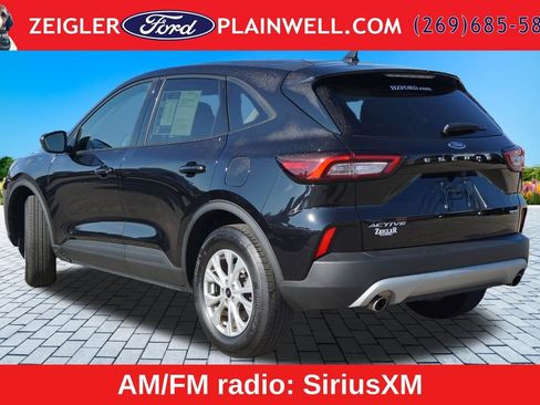 Used 2025 Ford Escape Active AWD/4WD image 3