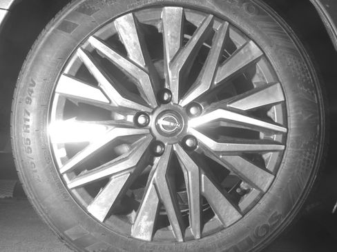 Used 2025 Nissan Altima 2.5 SV FWD image 15