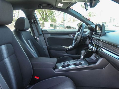 Certified 2025 Honda Civic Sport image 18