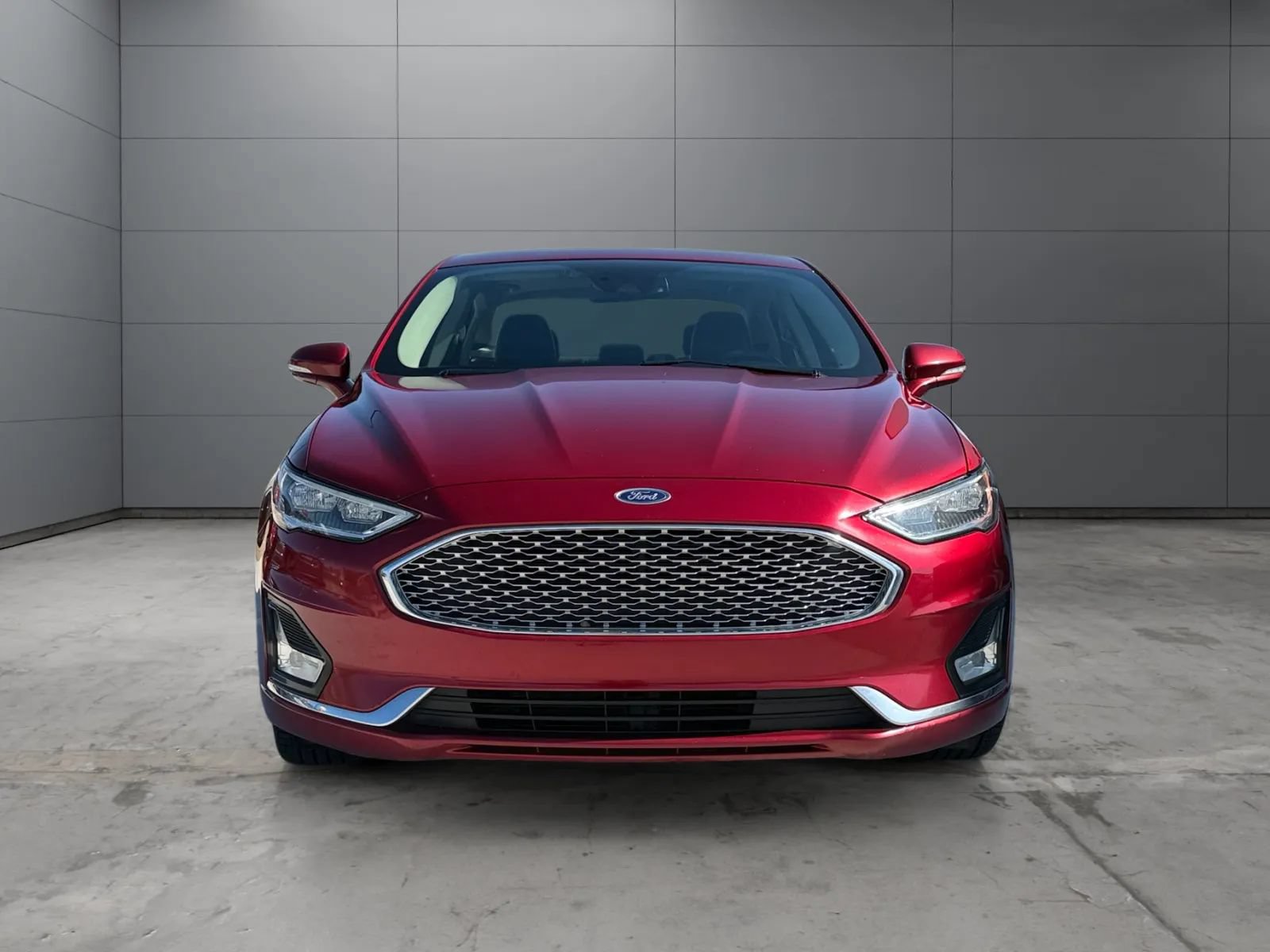 Used 2019 Ford Fusion Titanium FWD image 2