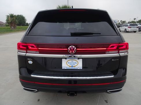 Used 2024 Volkswagen Atlas SEL AWD/4WD image 5