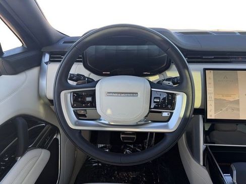 Used 2025 Land Rover Range Rover SE AWD/4WD image 13
