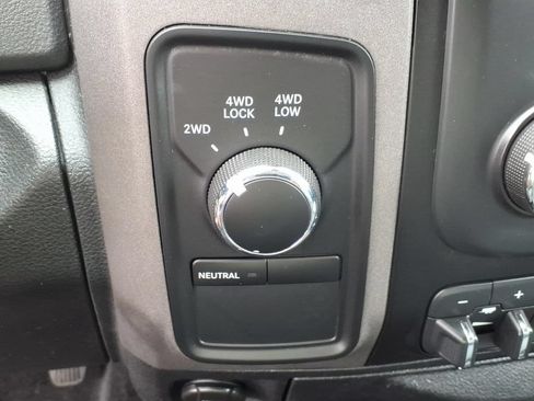 Used 2013 RAM 1500 Express AWD/4WD image 9