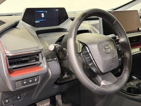Used 2024 Toyota Prius Prime FWD image 18