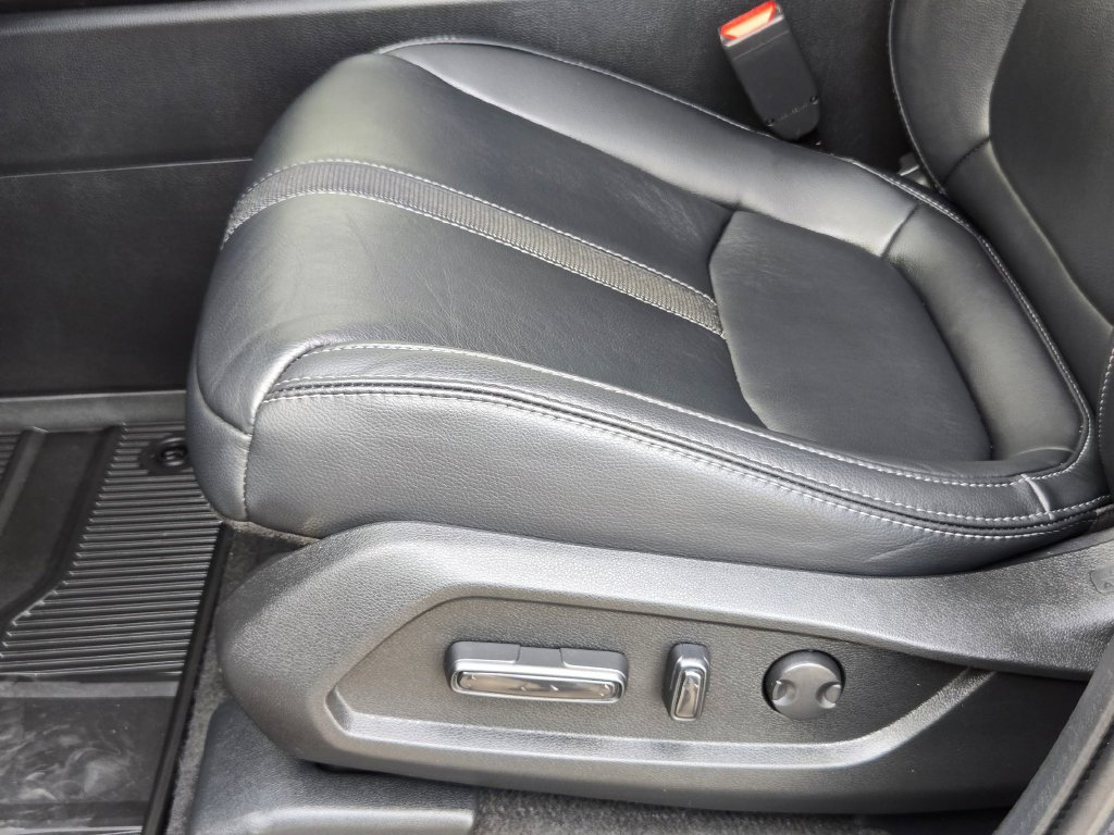 Used 2023 Honda Pilot Touring image 14