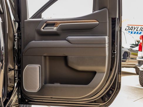 Used 2026 Chevrolet Silverado 1500 High Country image 36