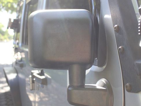 Used 2013 Jeep Wrangler Unlimited Rubicon AWD/4WD image 61