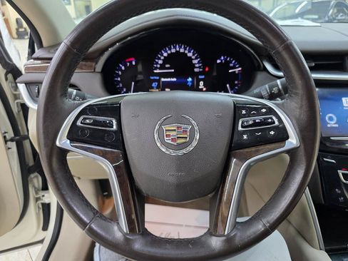 Used 2013 Cadillac XTS Luxury FWD image 30
