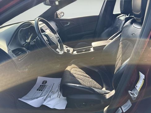 Used 2015 Chrysler 200 S FWD image 11