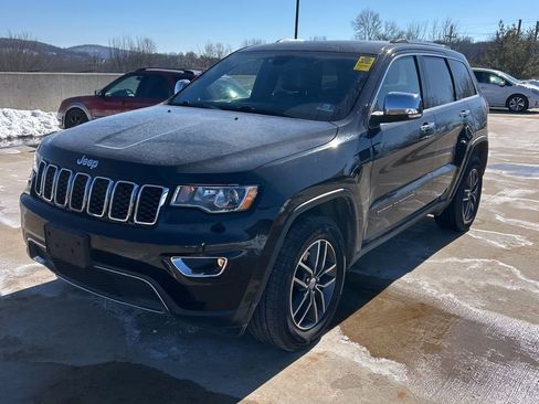 Used 2017 Jeep Grand Cherokee Limited image 2