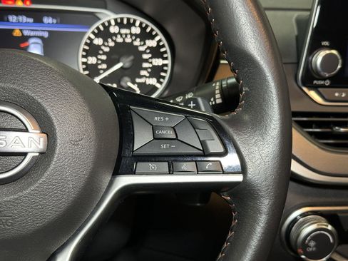 Used 2024 Nissan Altima 2.5 SR image 25