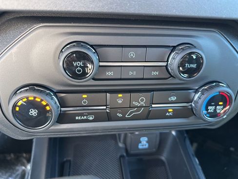 New 2025 Ford Bronco 4-Door image 26