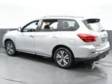 Used 2020 Nissan Pathfinder SV image 5