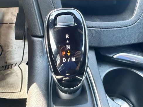 Used 2025 Cadillac XT5 Luxury FWD image 18