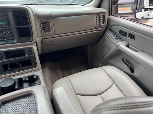 Used 2005 Chevrolet Silverado 3500 LT w/ Heavy-Duty Power Package image 40