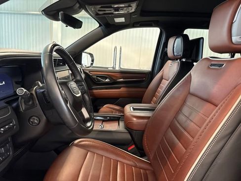 Used 2023 GMC Yukon Denali Ultimate image 10