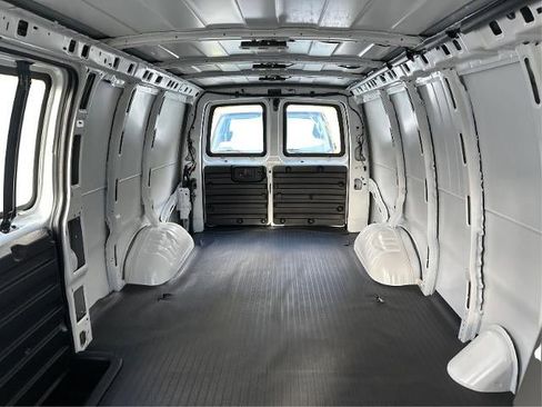 New 2025 GMC Savana 3500 Extended w/ Driver Convenience Package image 18