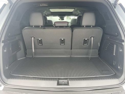 New 2026 Chevrolet Traverse Z71 w/ Enhanced Driving Package AWD/4WD image 7