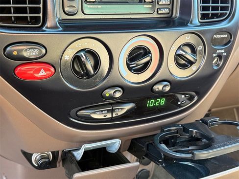 Used 2000 Toyota Tundra SR5 image 25