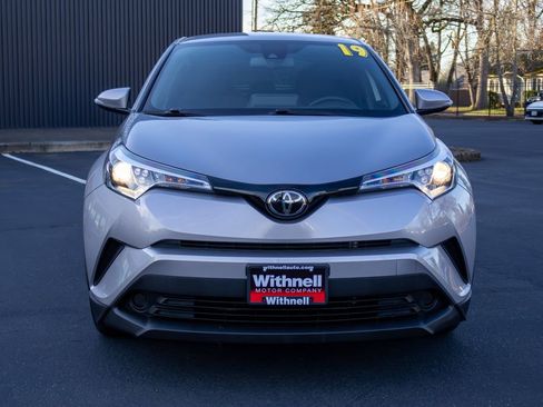 Used 2019 Toyota C-HR XLE image 4