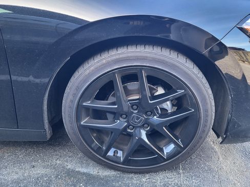 Used 2025 Honda Civic Sport image 7