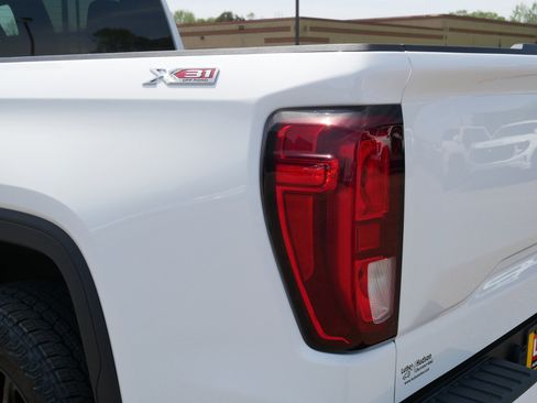 Used 2021 GMC Sierra 1500 Elevation w/ X31 Off-Road Package AWD/4WD image 17
