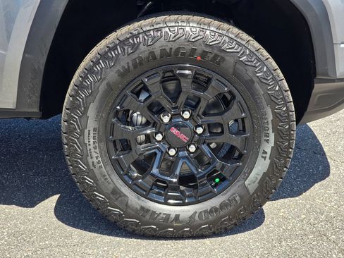 New 2026 GMC Canyon Elevation w/ Convenience Package RWD image 15