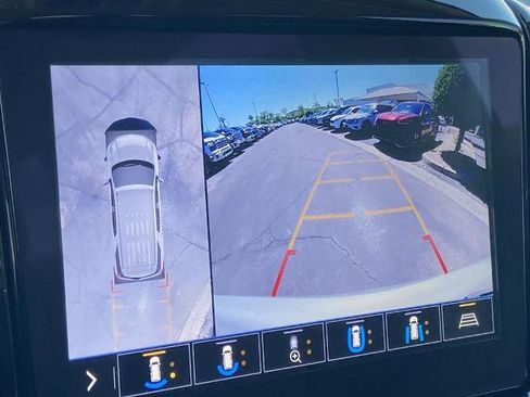 Used 2020 Chevrolet Traverse Premier image 11