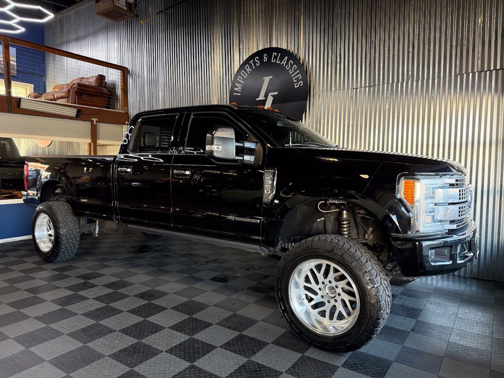 Used 2017 Ford F350 Platinum w/ Platinum Ultimate Package AWD/4WD image 2