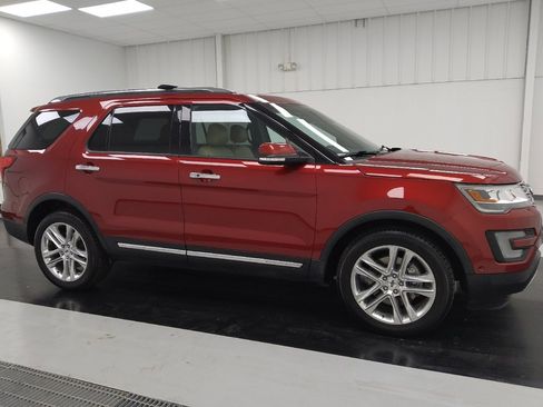 Used 2017 Ford Explorer Limited w/ Equipment Group 301A image 11