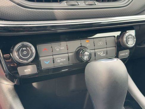 New 2026 Jeep Compass Latitude image 23