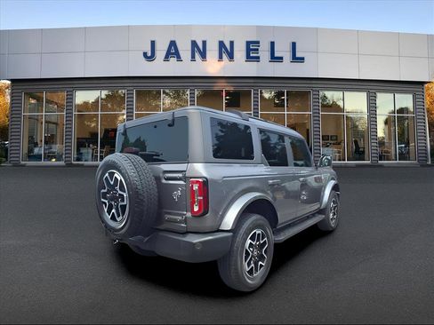 Used 2022 Ford Bronco Outer Banks image 5