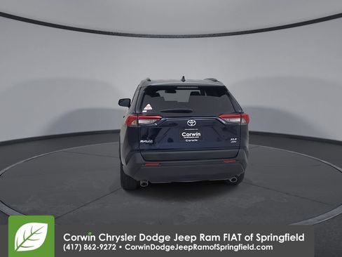 Used 2025 Toyota RAV4 XLE AWD/4WD image 12