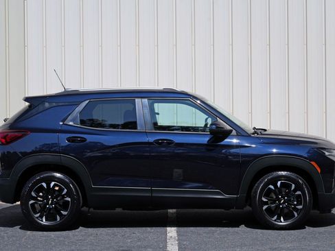 Used 2021 Chevrolet TrailBlazer LT FWD image 48