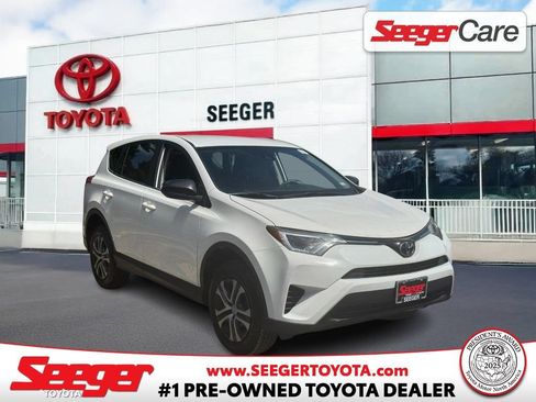 Used 2018 Toyota RAV4 LE w/ All Weather Liner Package FWD image 1
