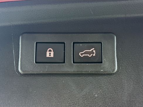 Used 2025 Subaru Outback Premium AWD/4WD image 30