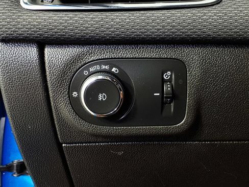 Used 2017 Chevrolet Cruze LT w/ Convenience Package FWD image 24