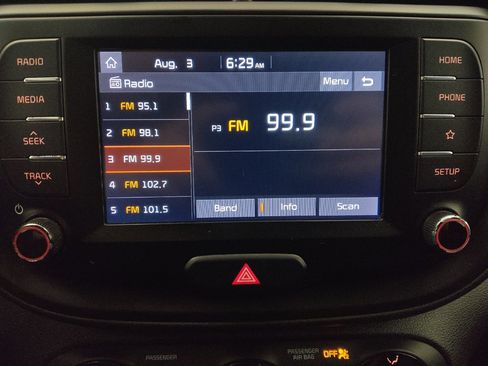 Used 2020 Kia Soul LX FWD image 25