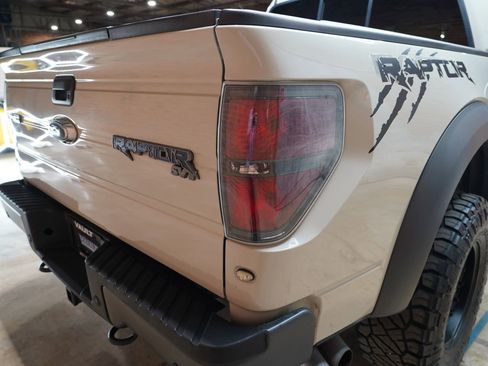 Used 2013 Ford F150 Raptor w/ Luxury Equipment Group image 19