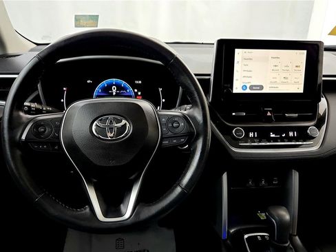 Used 2023 Toyota Corolla Cross XLE w/ Convenience Package image 28
