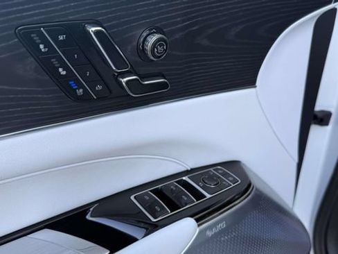 Certified 2024 Cadillac Lyriq Luxury AWD/4WD image 16