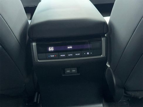 Used 2024 Lexus GX 550 image 23