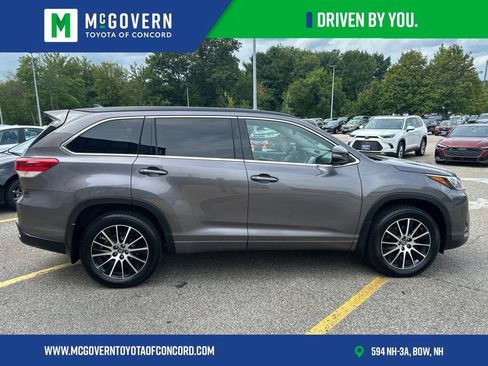 Used 2018 Toyota Highlander SE AWD/4WD image 6