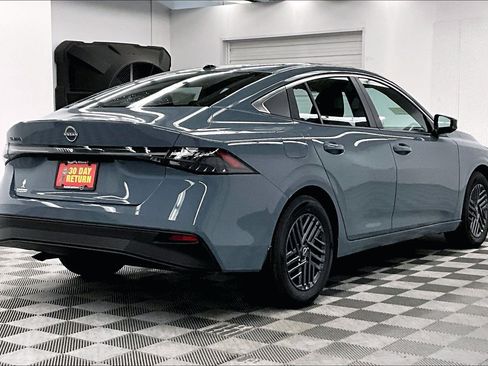 New 2026 Nissan Sentra SV w/ SV Convenience Package FWD image 33